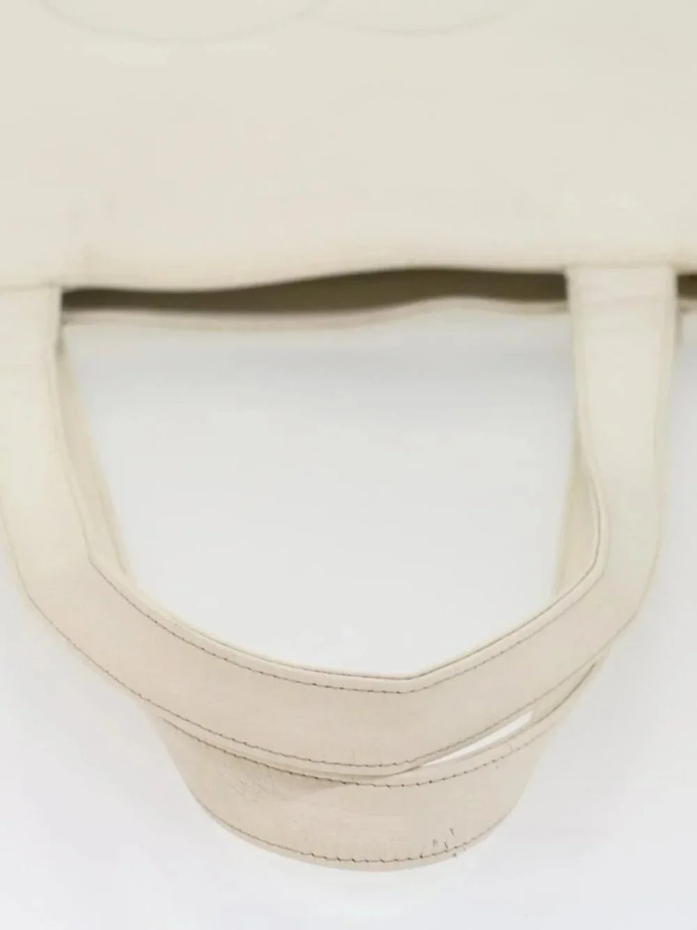 CHANEL Tote Bag Grained Calf Skin White CC Auth bs8320